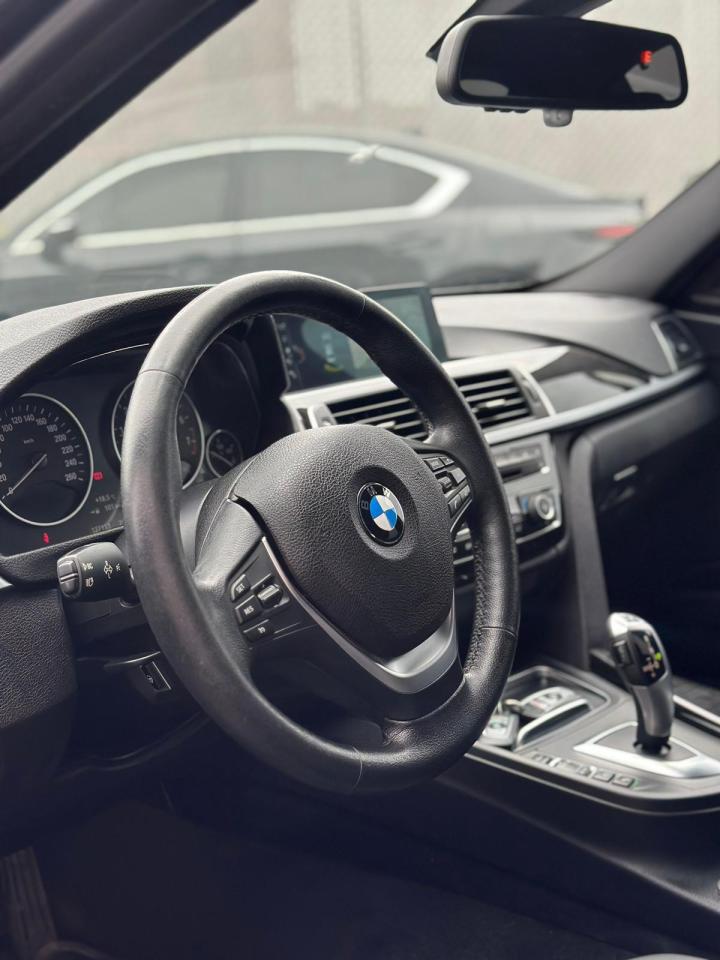2017 BMW 3 Series 330I XDRIVE, SUNROOF, LEATHER INTERIOR, ALLOYS Photo