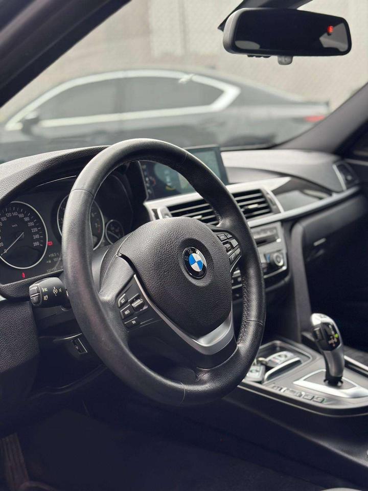 2017 BMW 3 Series 330I XDRIVE, SUNROOF, LEATHER INTERIOR, ALLOYS Photo