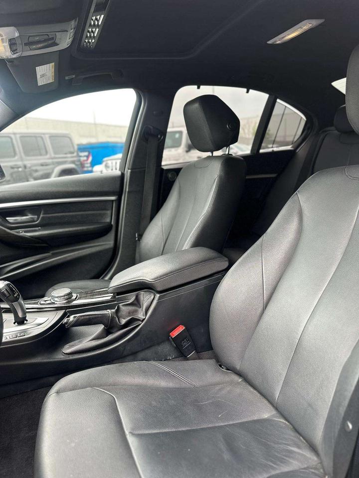 2017 BMW 3 Series 330I XDRIVE, SUNROOF, LEATHER INTERIOR, ALLOYS Photo