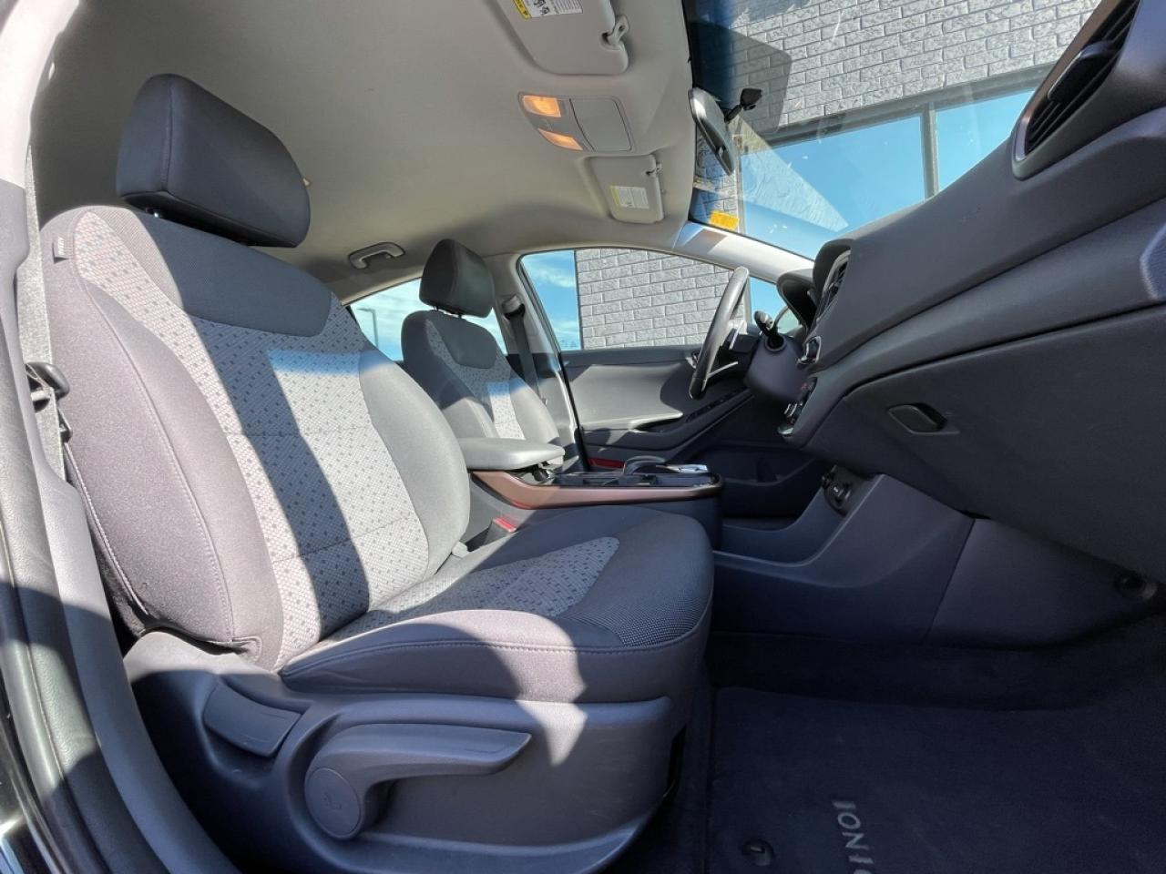 2018 Hyundai Ioniq Electric SE Cold Climate Package   No Accidents! HEAT PUMP! Photo