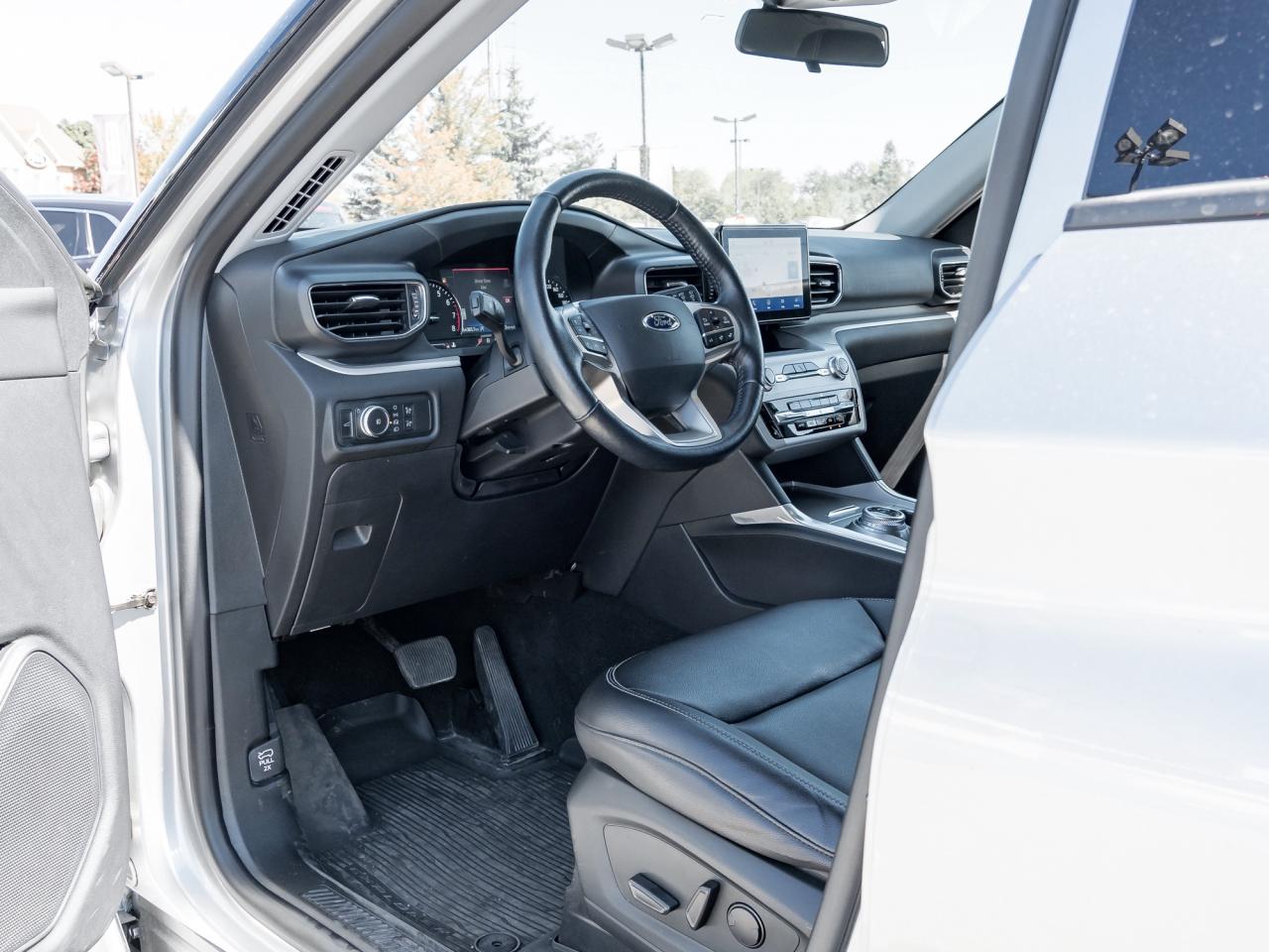 2020 Ford Explorer XLT 4WD  NAVI   LEATHER SEATS Photo