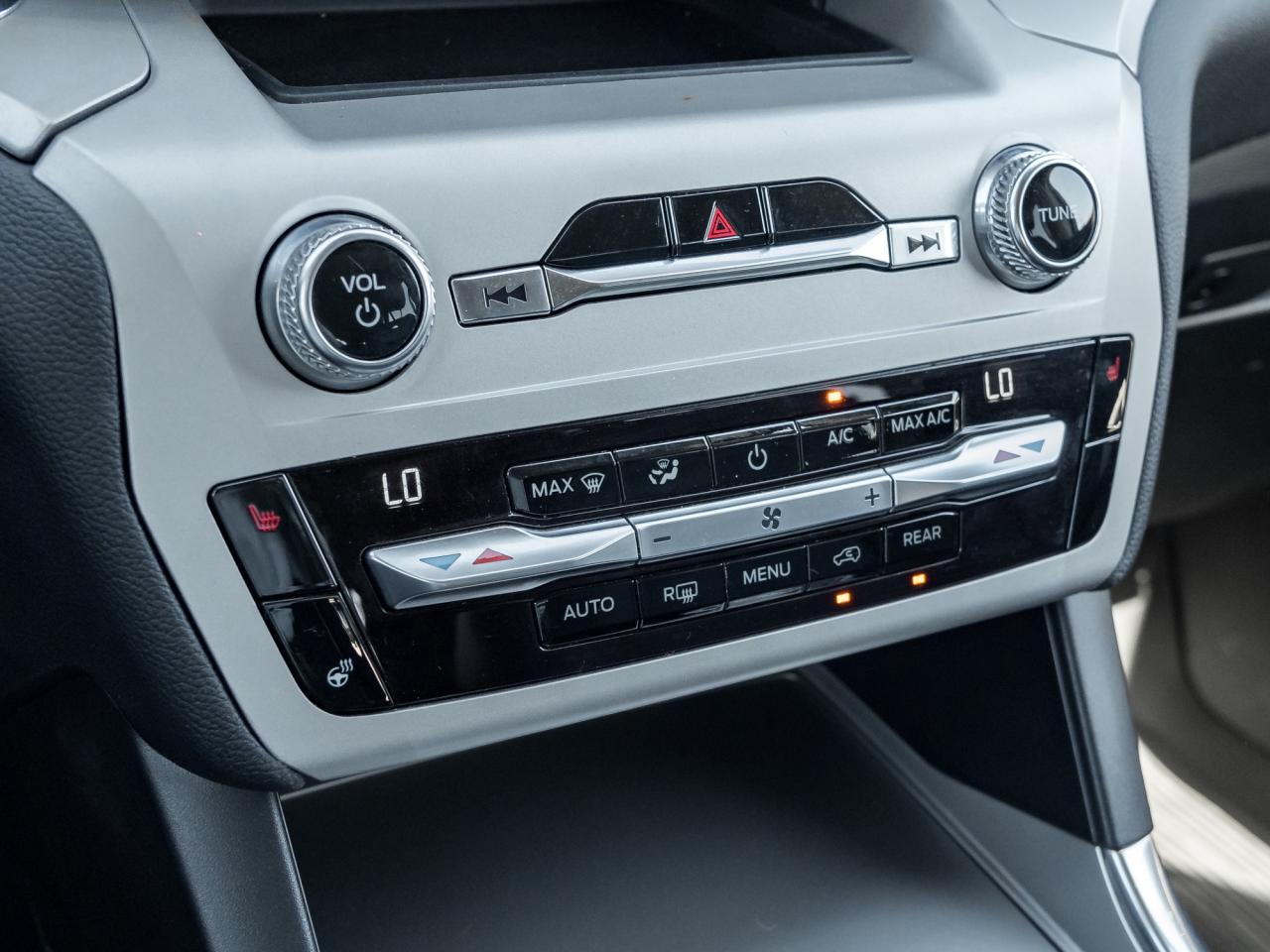 2020 Ford Explorer XLT 4WD  NAVI   LEATHER SEATS Photo