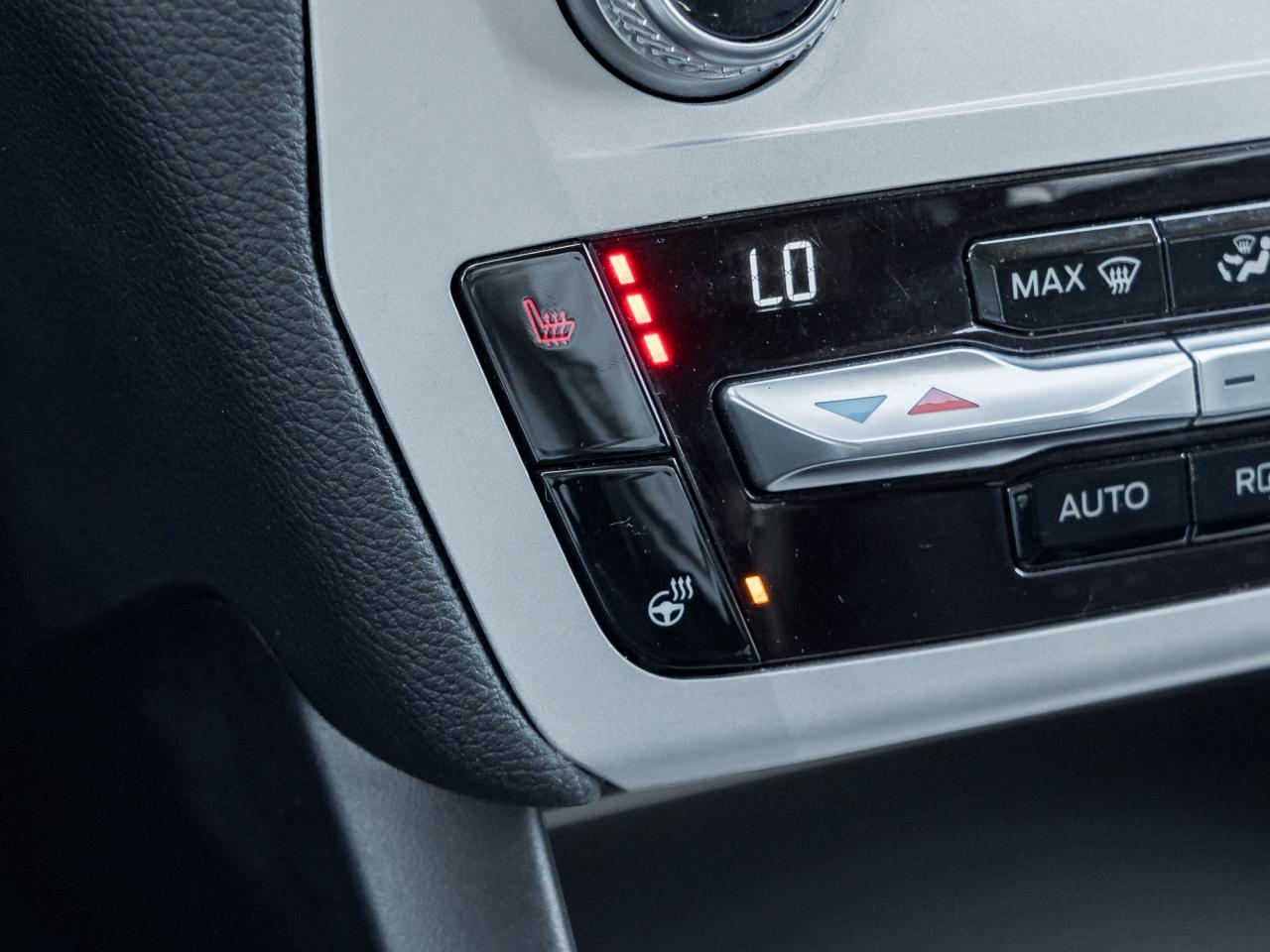 2020 Ford Explorer XLT 4WD  NAVI   LEATHER SEATS Photo