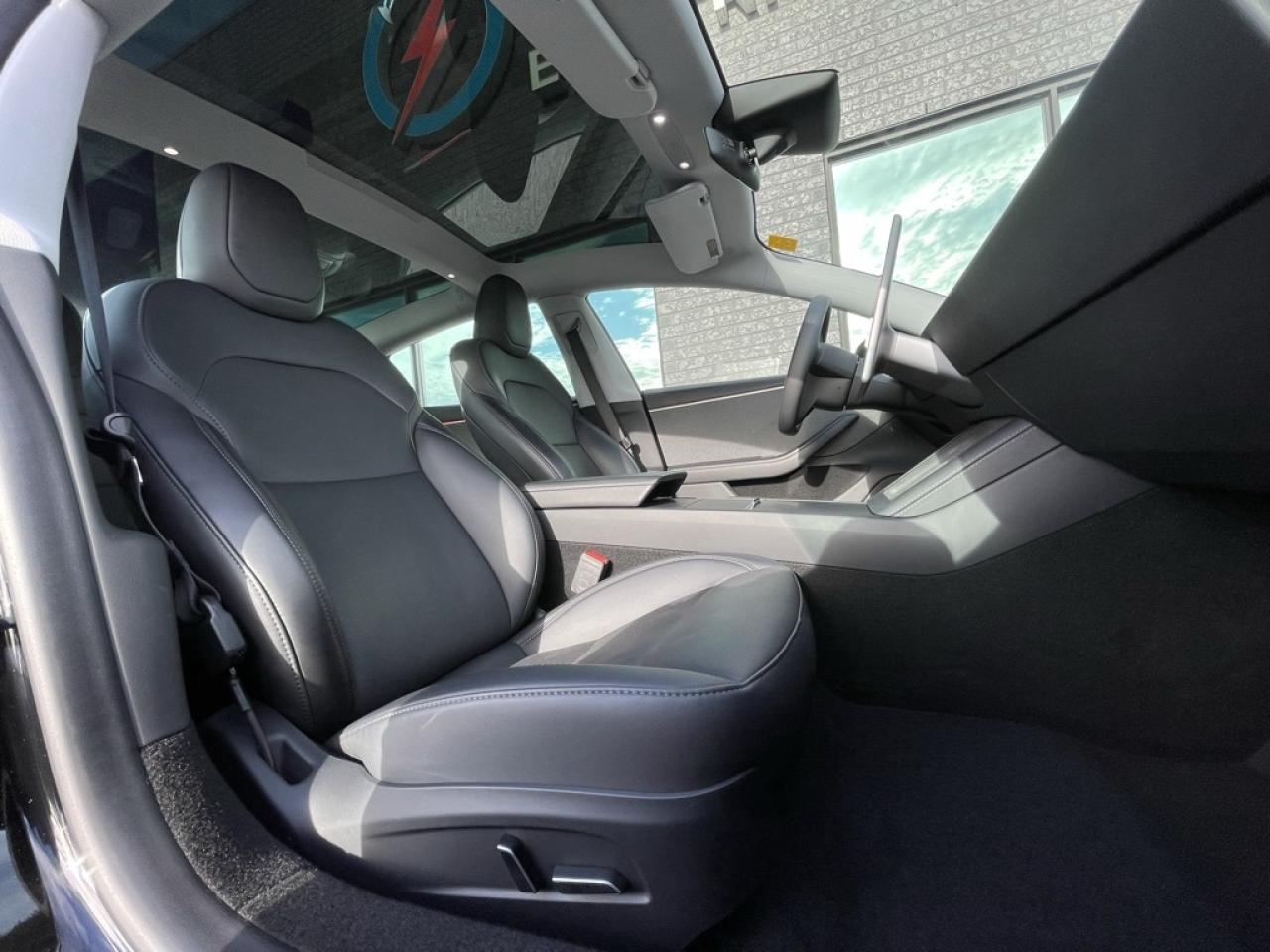 2024 Tesla Model 3 RWD   1 Owner! Clean CARFAX! Photo