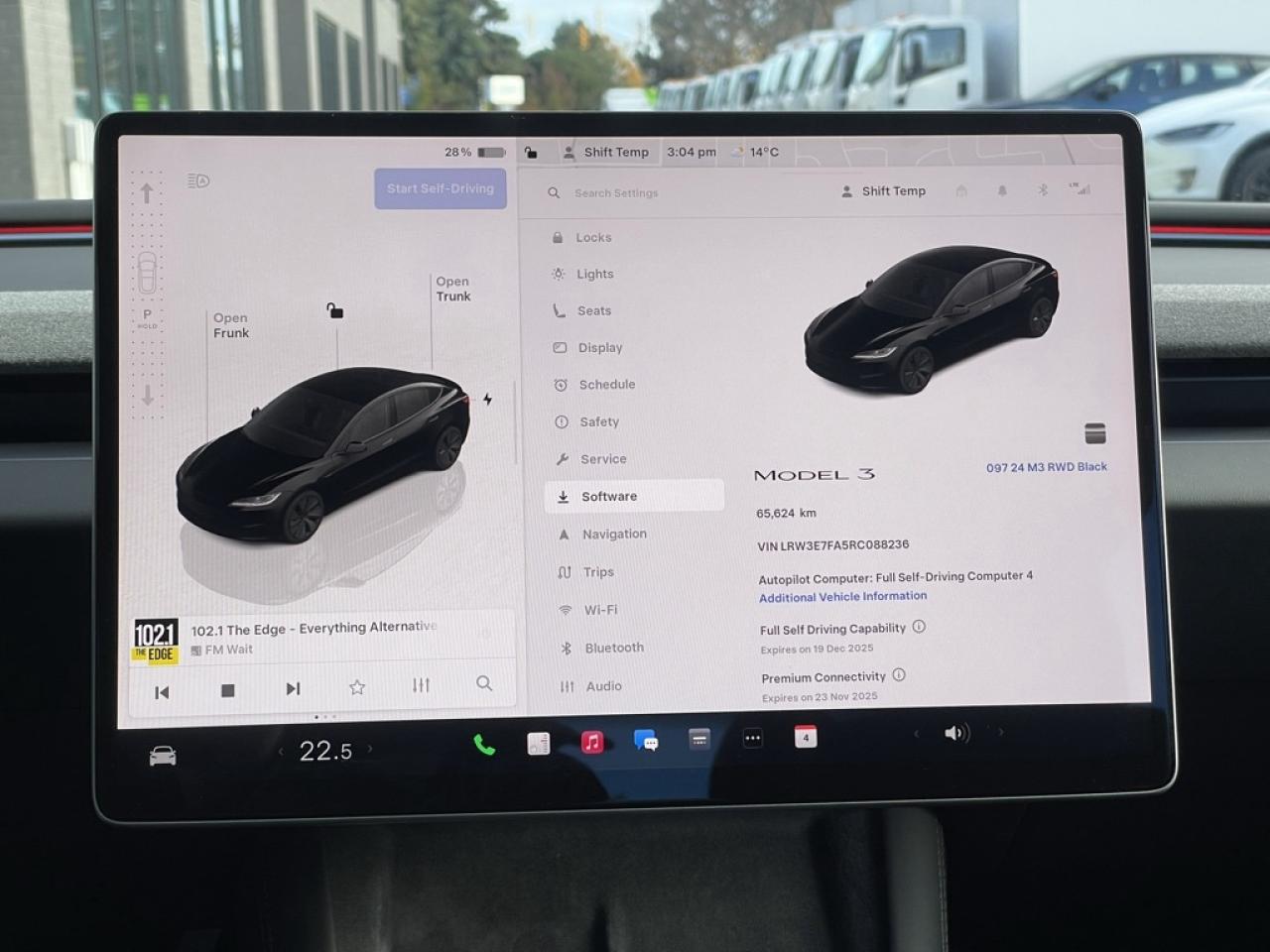 2024 Tesla Model 3 RWD   1 Owner! Clean CARFAX! Photo