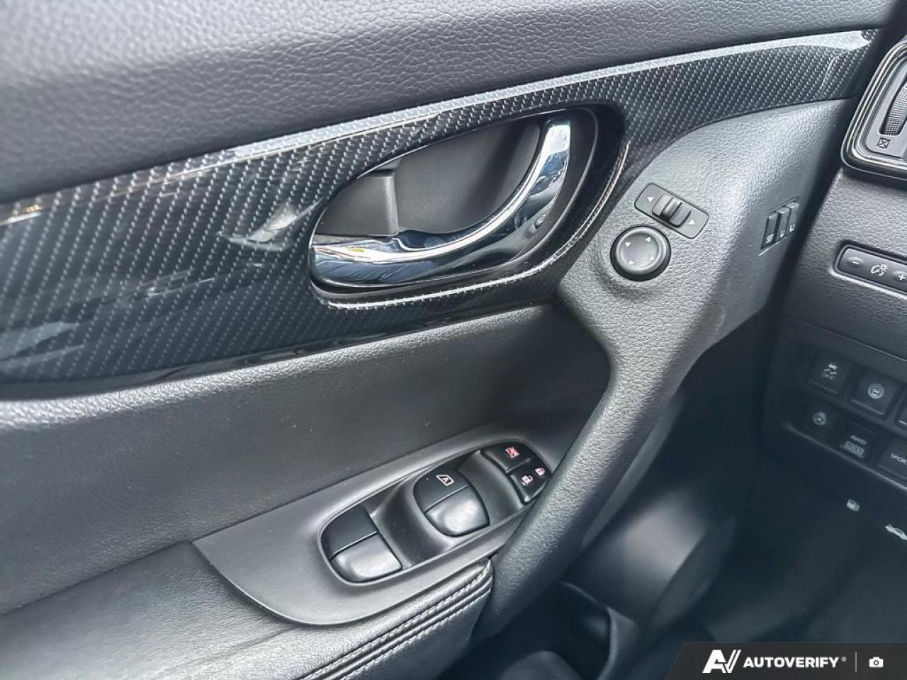 2017 Nissan Rogue SL Platinum AWD   PANO ROOF   LTHER   CLEAN CARFAX Photo