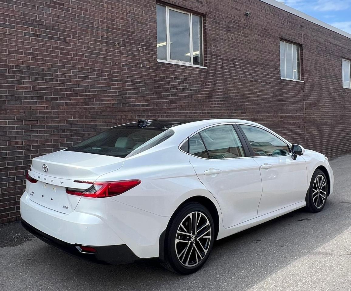 2025 Toyota Camry HYBRID XLE, CAR PLAY, AWD, PANOROMIC ROOF Photo3