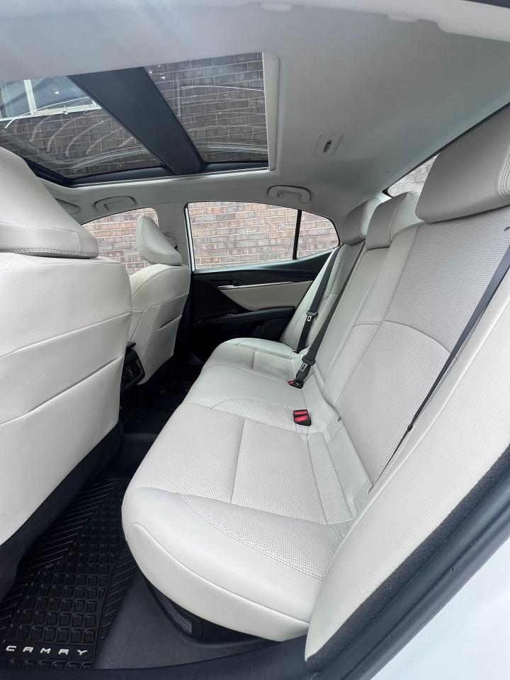 2025 Toyota Camry HYBRID XLE, CAR PLAY, AWD, PANOROMIC ROOF Photo