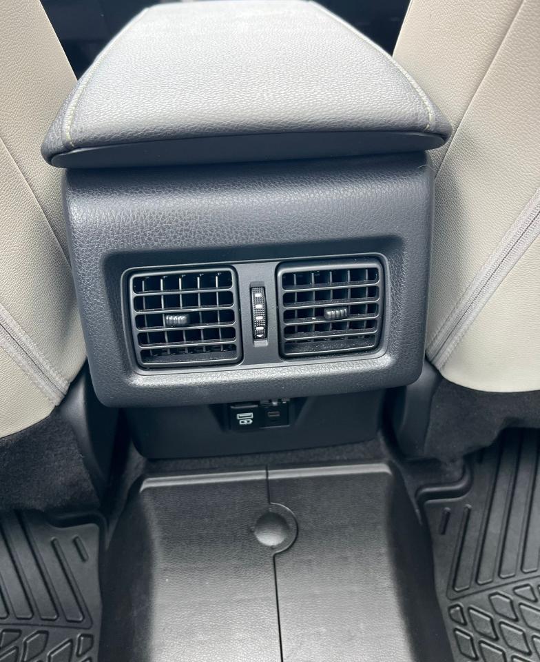 2025 Toyota Camry HYBRID XLE, CAR PLAY, AWD, PANOROMIC ROOF Photo