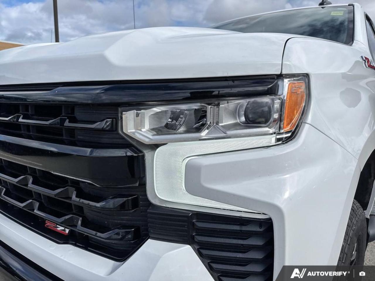 2022 Chevrolet Silverado 1500 LT Trail Boss   4 NEW TIRES   TONNEAU   SUNROOF Photo