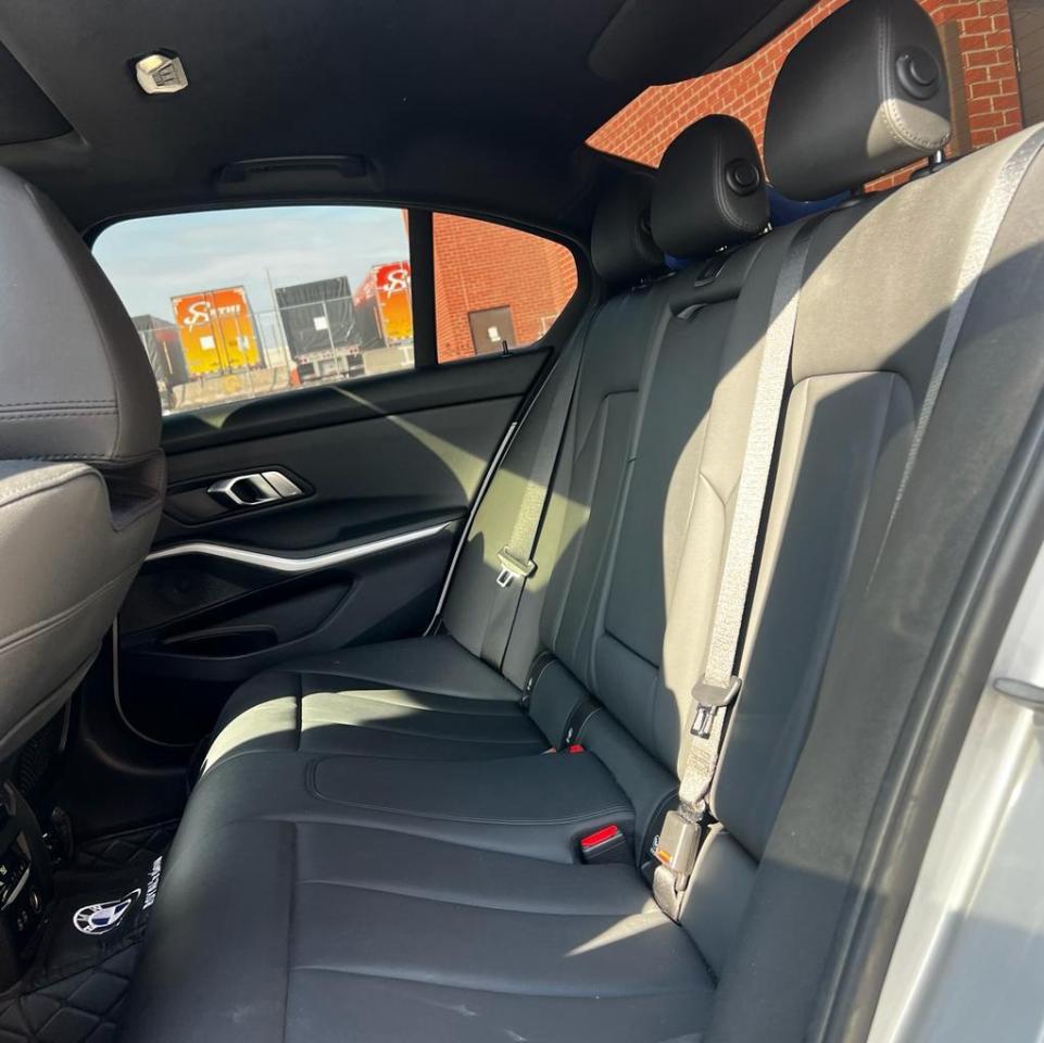 2019 BMW 3 Series 330X DRIVE, SUNROOF, LEATHER INTERIOR, ALLOYS Photo