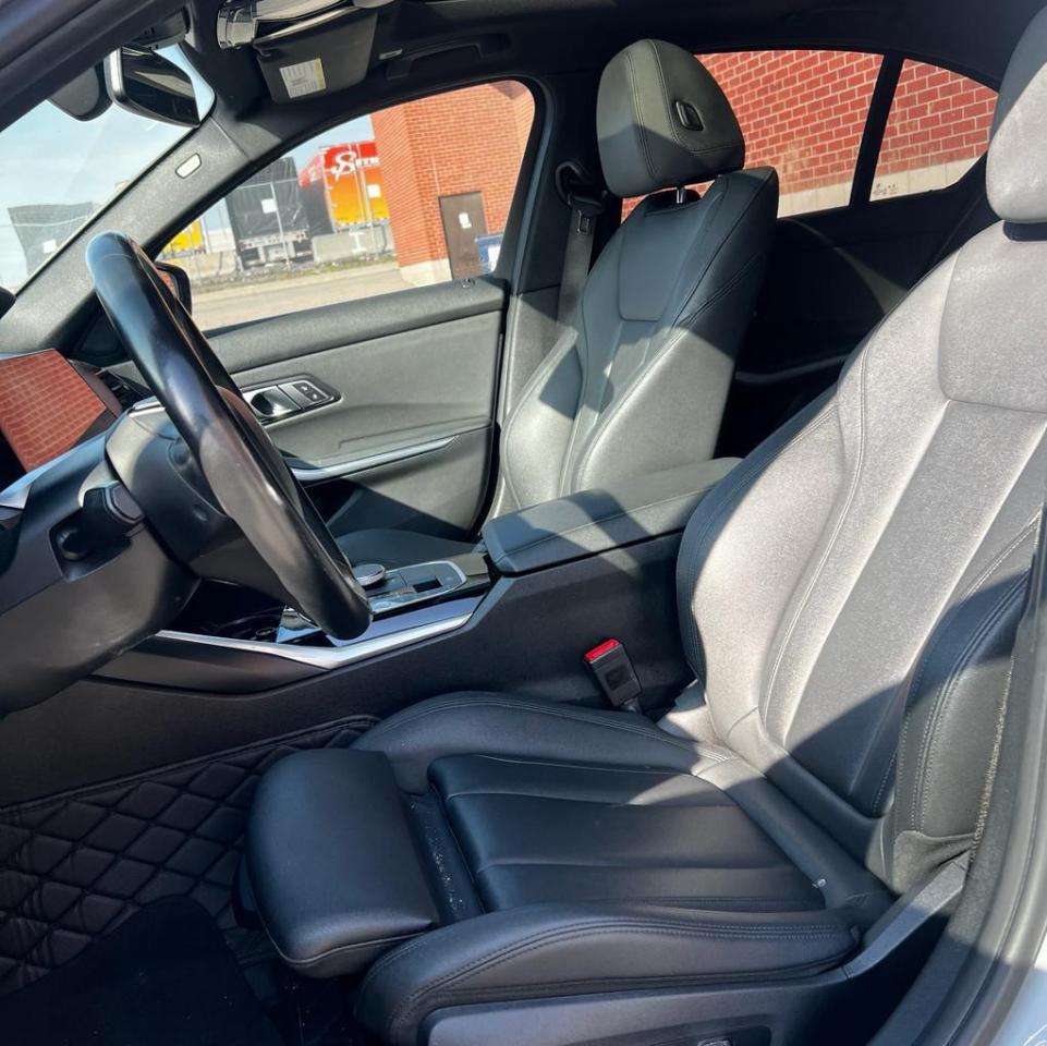 2019 BMW 3 Series 330X DRIVE, SUNROOF, LEATHER INTERIOR, ALLOYS Photo