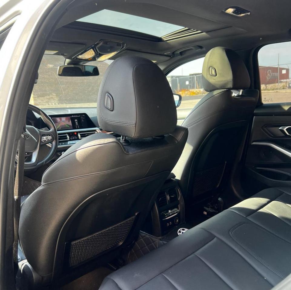 2019 BMW 3 Series 330X DRIVE, SUNROOF, LEATHER INTERIOR, ALLOYS Photo
