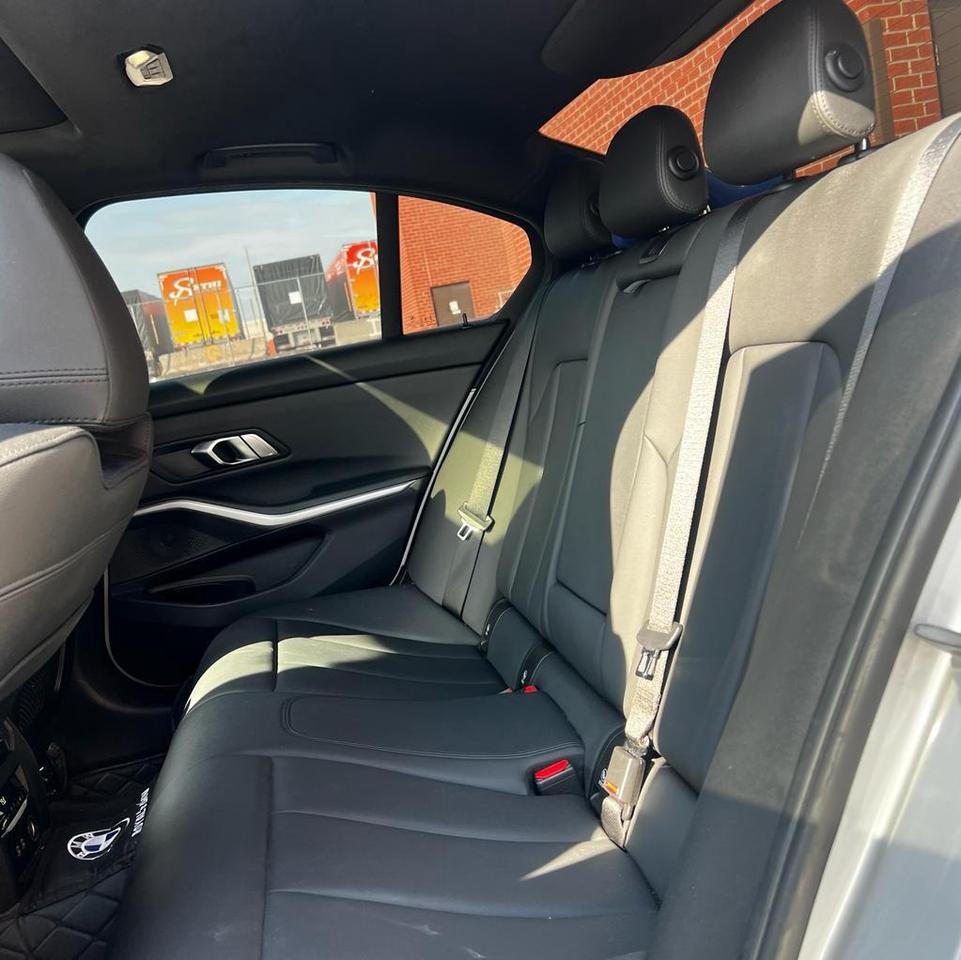 2019 BMW 3 Series 330X DRIVE, SUNROOF, LEATHER INTERIOR, ALLOYS Photo