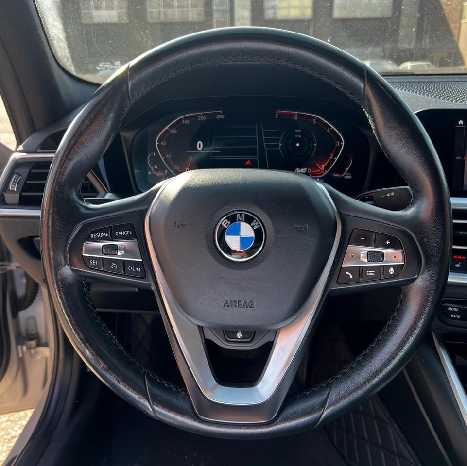 2019 BMW 3 Series 330X DRIVE, SUNROOF, LEATHER INTERIOR, ALLOYS Photo