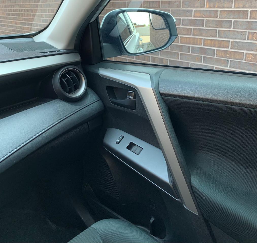 2018 Toyota RAV4 AWD, BACK UP CAMERA, HEATED SEATS, Photo