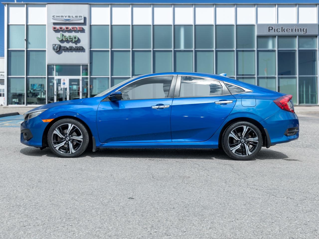 2017 Honda Civic 4dr CVT Touring  NAVI   ROOF CAMERA Photo