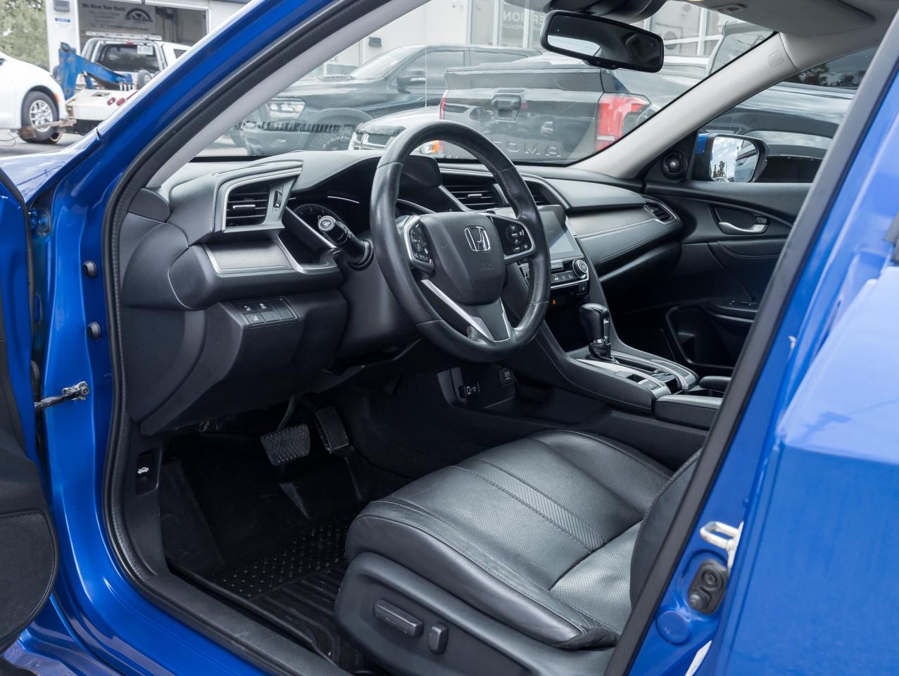 2017 Honda Civic 4dr CVT Touring  NAVI   ROOF CAMERA Photo