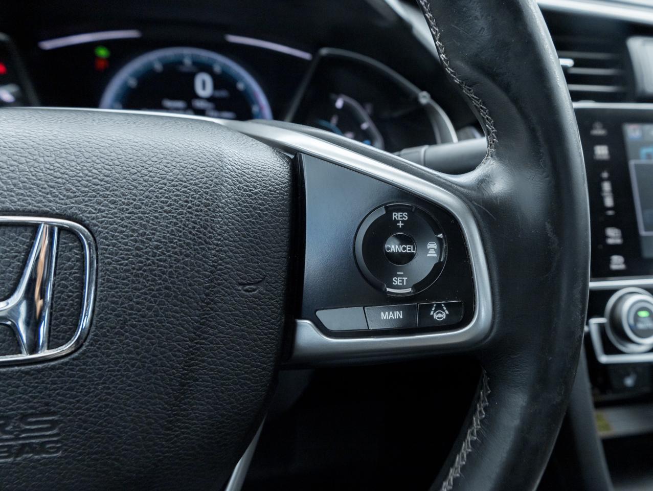 2017 Honda Civic 4dr CVT Touring  NAVI   ROOF CAMERA Photo