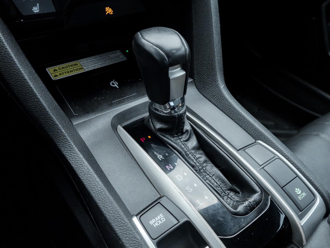 2017 Honda Civic 4dr CVT Touring  NAVI   ROOF CAMERA Photo