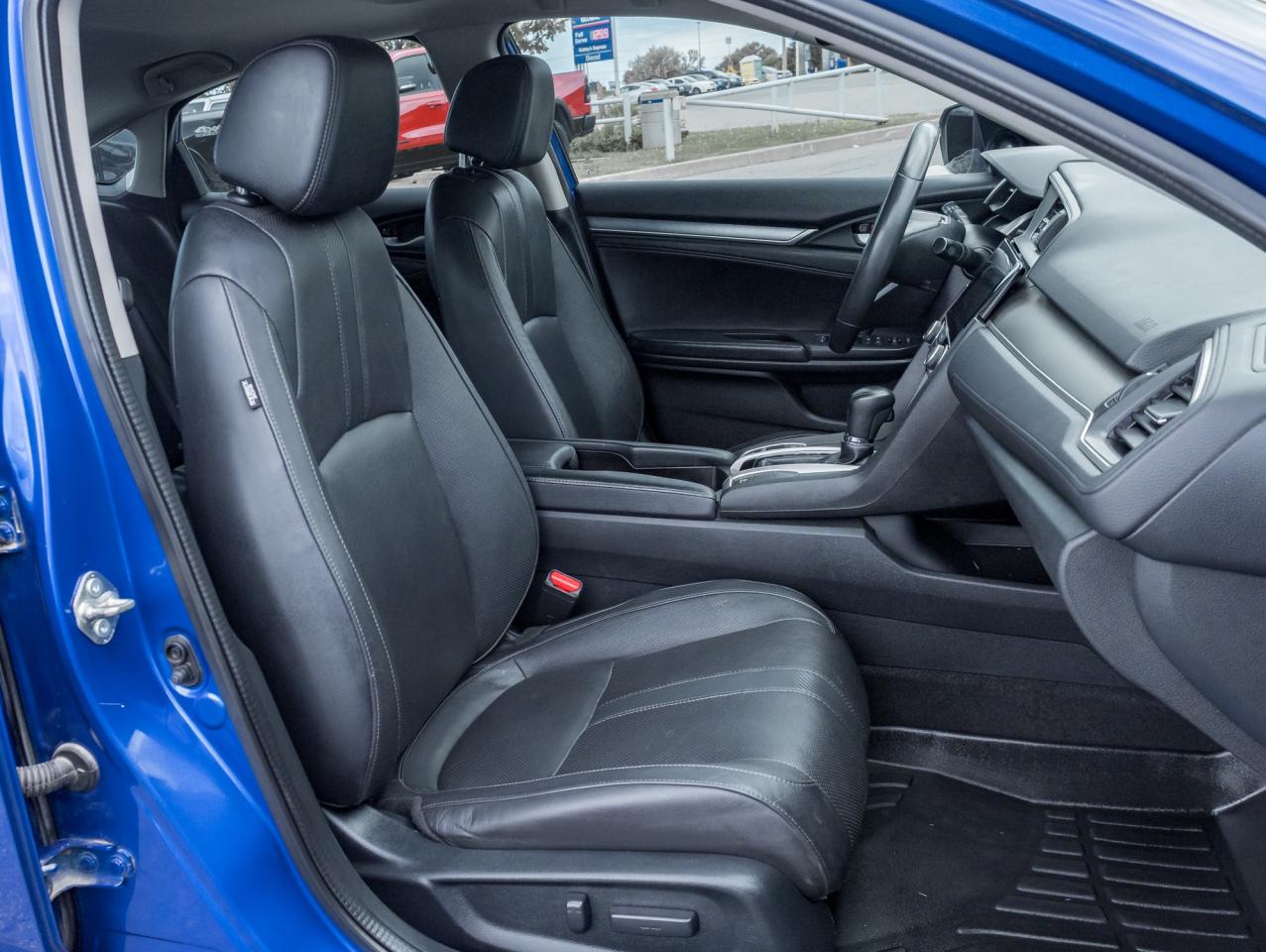 2017 Honda Civic 4dr CVT Touring  NAVI   ROOF CAMERA Photo