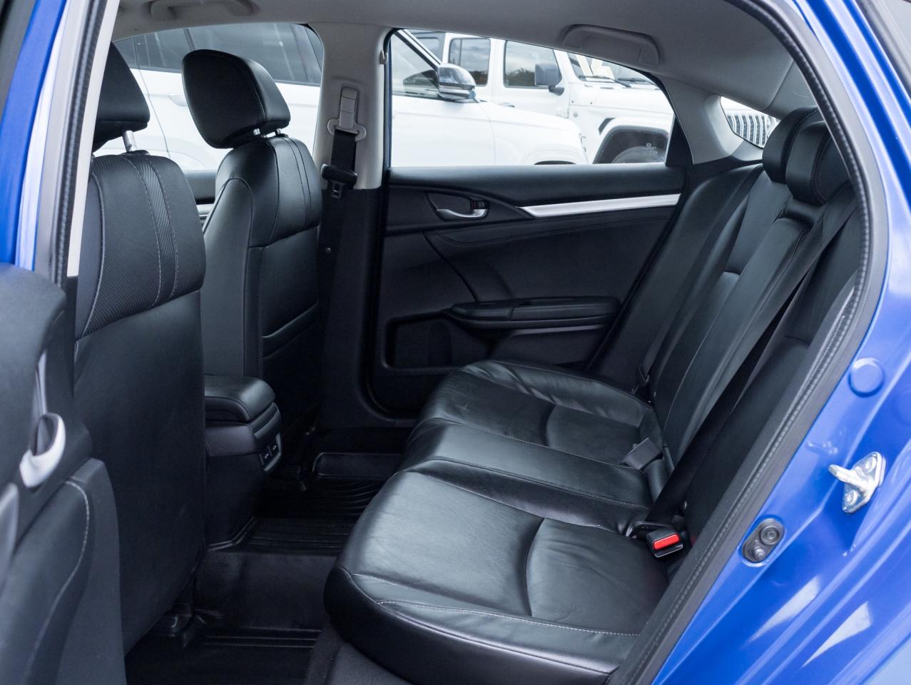 2017 Honda Civic 4dr CVT Touring  NAVI   ROOF CAMERA Photo