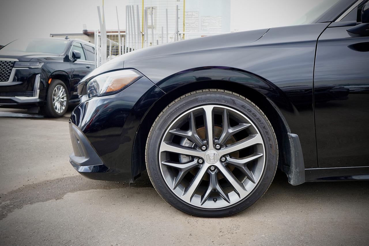 2024 Honda Civic Sedan TOURING, DRIVE ASSIST, LEATHER, NAVI, SUNROOF Photo