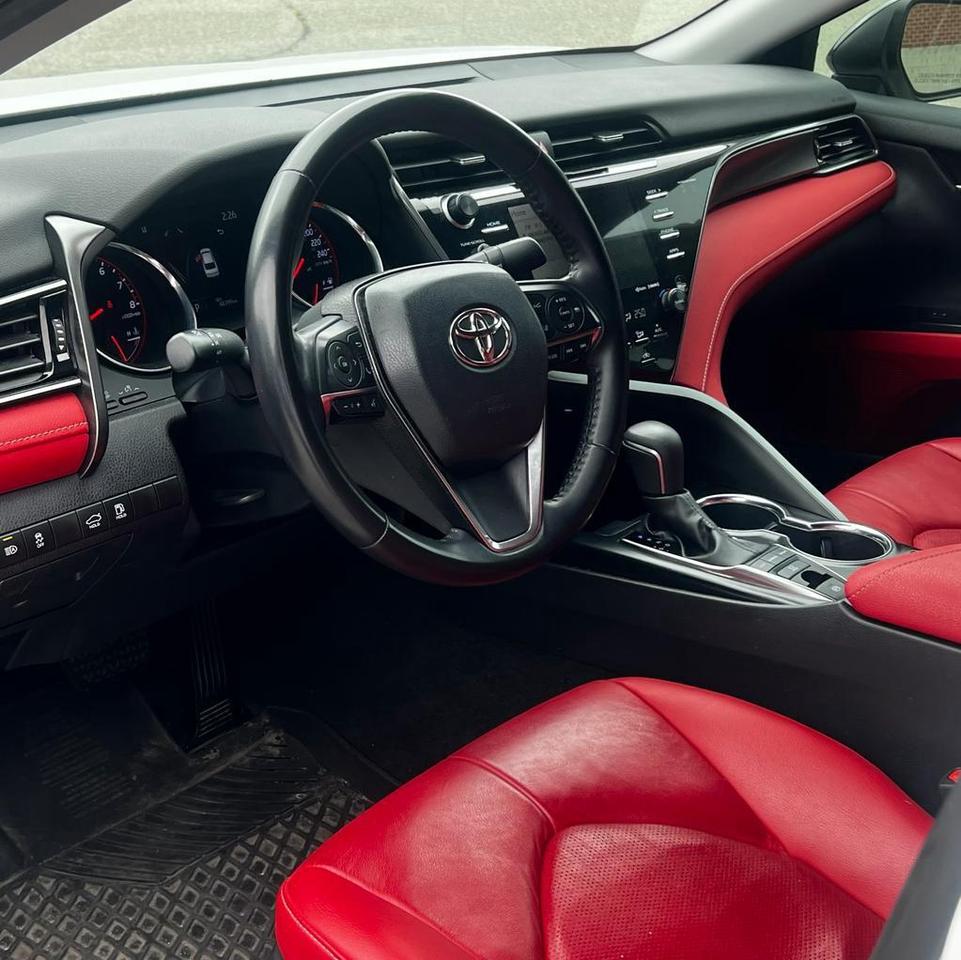 2019 Toyota Camry XSE, LEATHER,  MOONROOF, BACK UP CAM, PADDLE SHIFT Photo