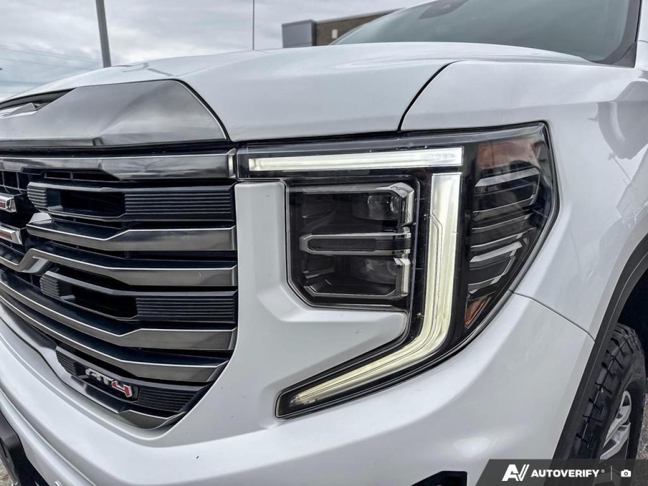 2022 GMC Sierra 1500 AT4   TONNEAU COVER   SUNROOF   6.2L V8 Photo