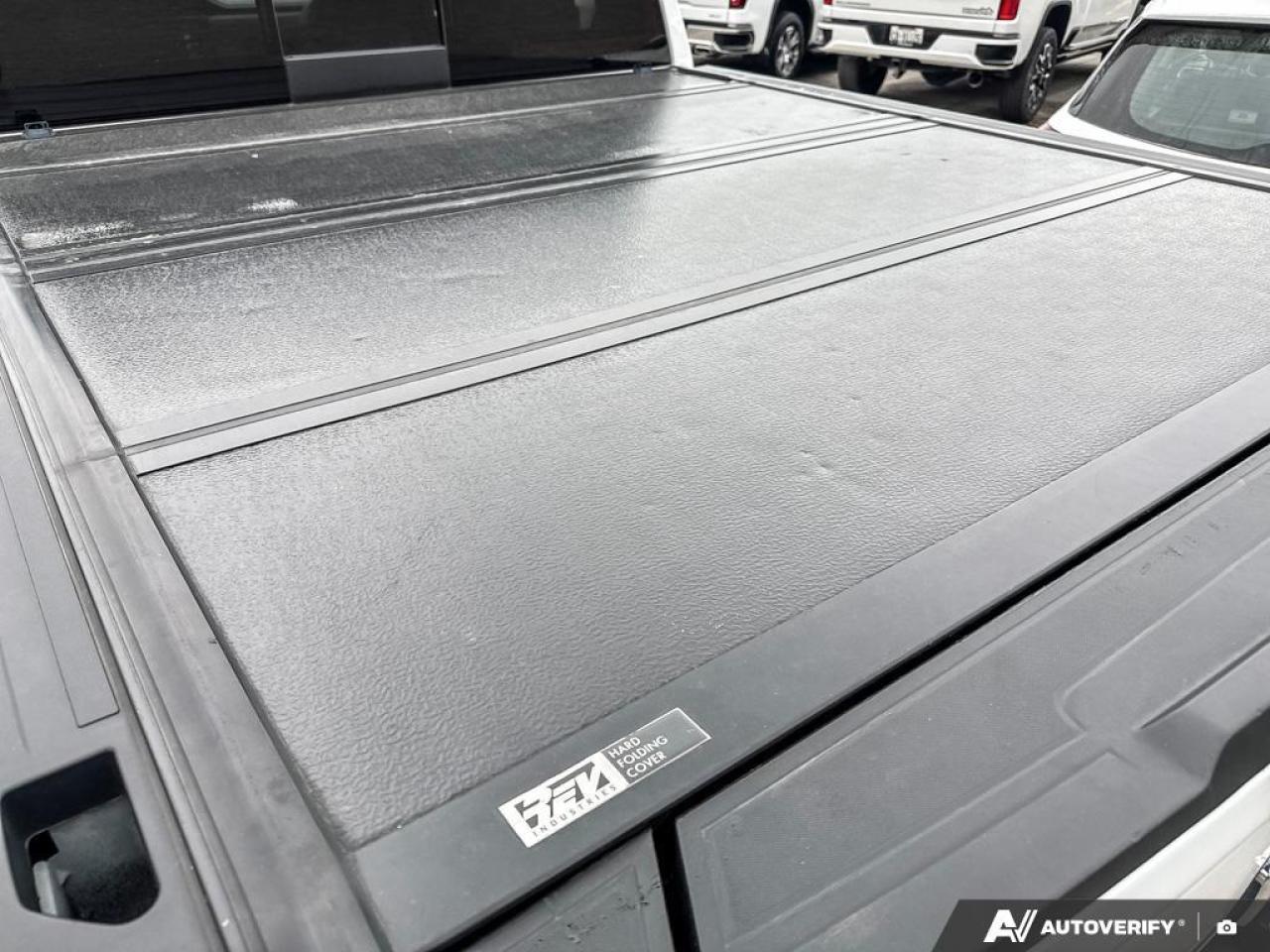 2022 GMC Sierra 1500 AT4   TONNEAU COVER   SUNROOF   6.2L V8 Photo