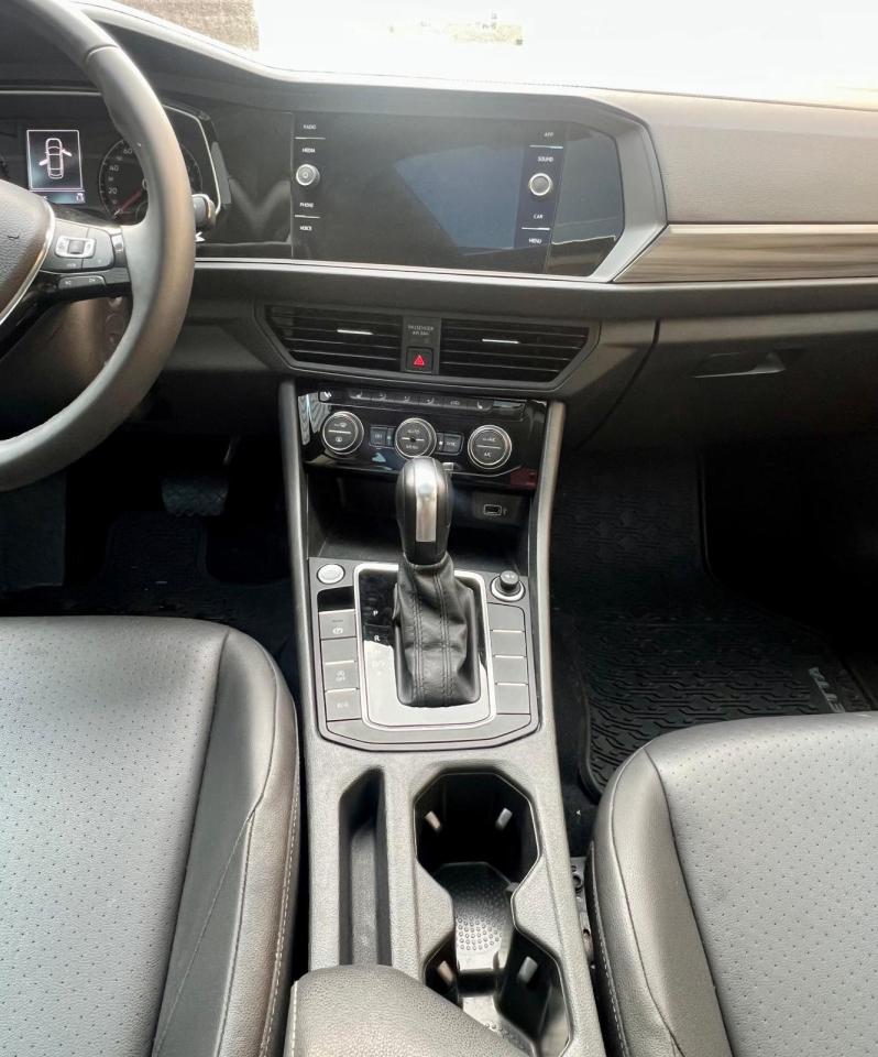 2020 Volkswagen Jetta HIGHLINE, FWD, SUNROOF, BACK CAMERA, LEATHER SEATS Photo