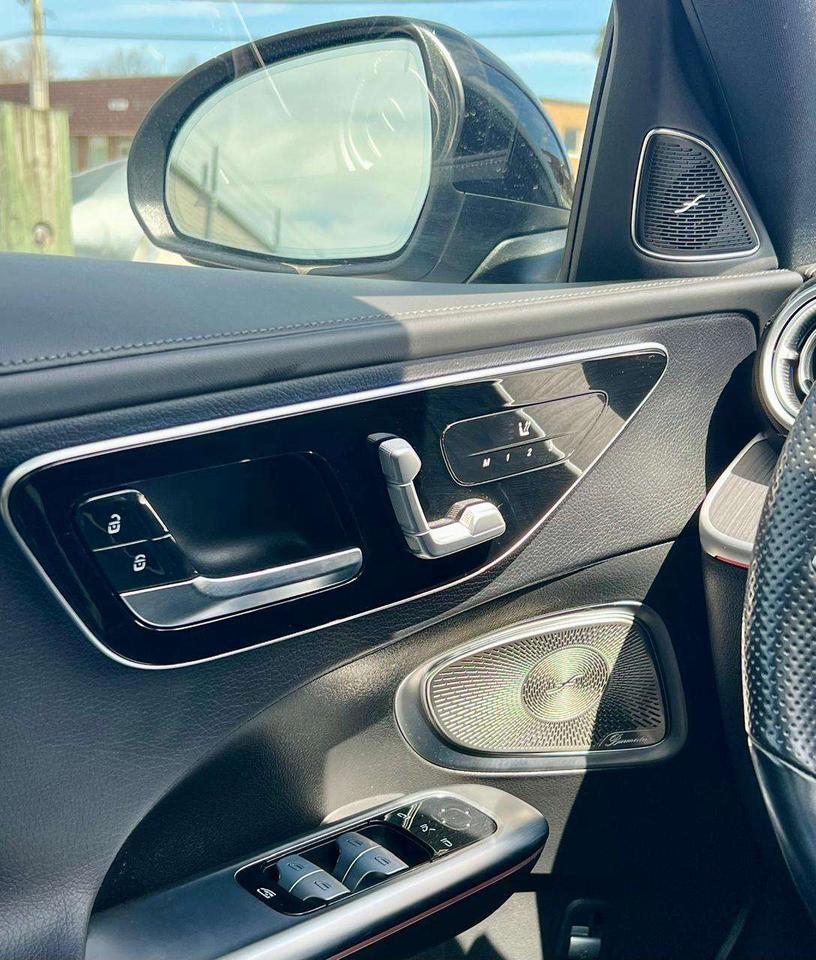 2022 Mercedes-Benz C-Class 4MATIC, AMG PACK, NAVI, BACK UP CAM, PANO ROOF, Photo