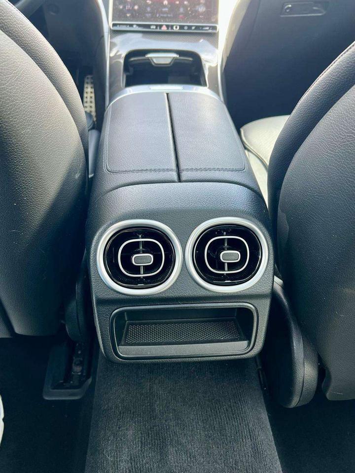 2022 Mercedes-Benz C-Class 4MATIC, AMG PACK, NAVI, BACK UP CAM, PANO ROOF, Photo