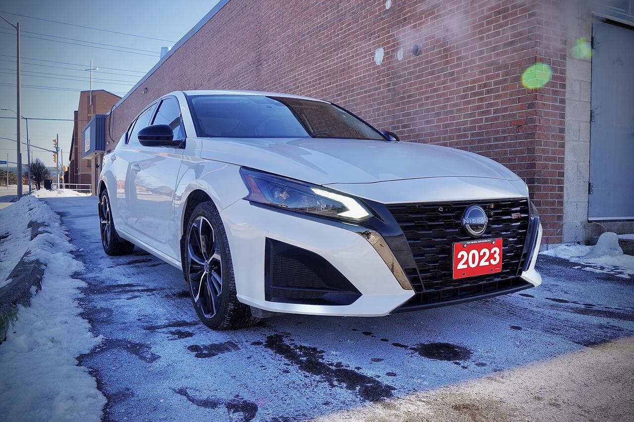 2023 Nissan Altima SR AWD, SUNROOF, LEATHER, HEATED SEATS, CAMERA Photo