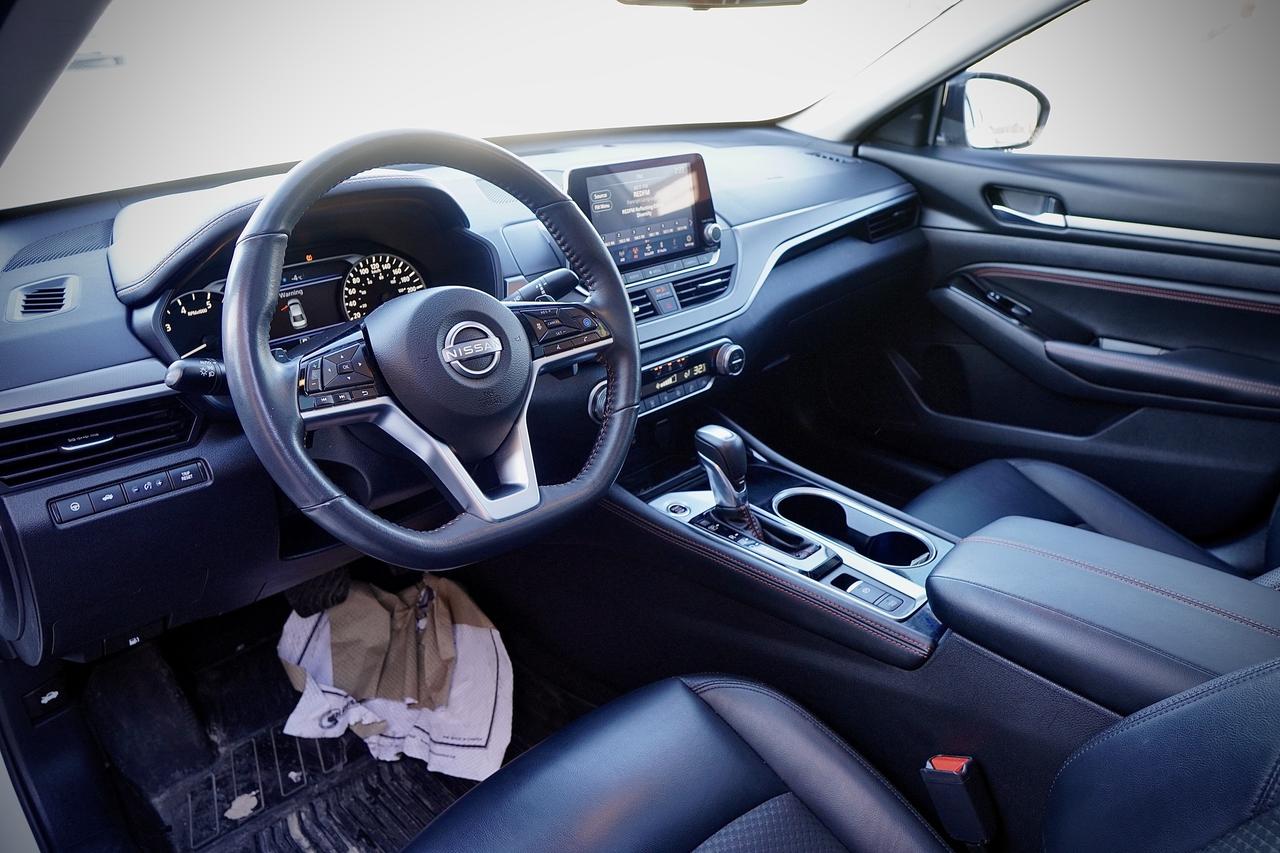 2023 Nissan Altima SR AWD, SUNROOF, LEATHER, HEATED SEATS, CAMERA Photo
