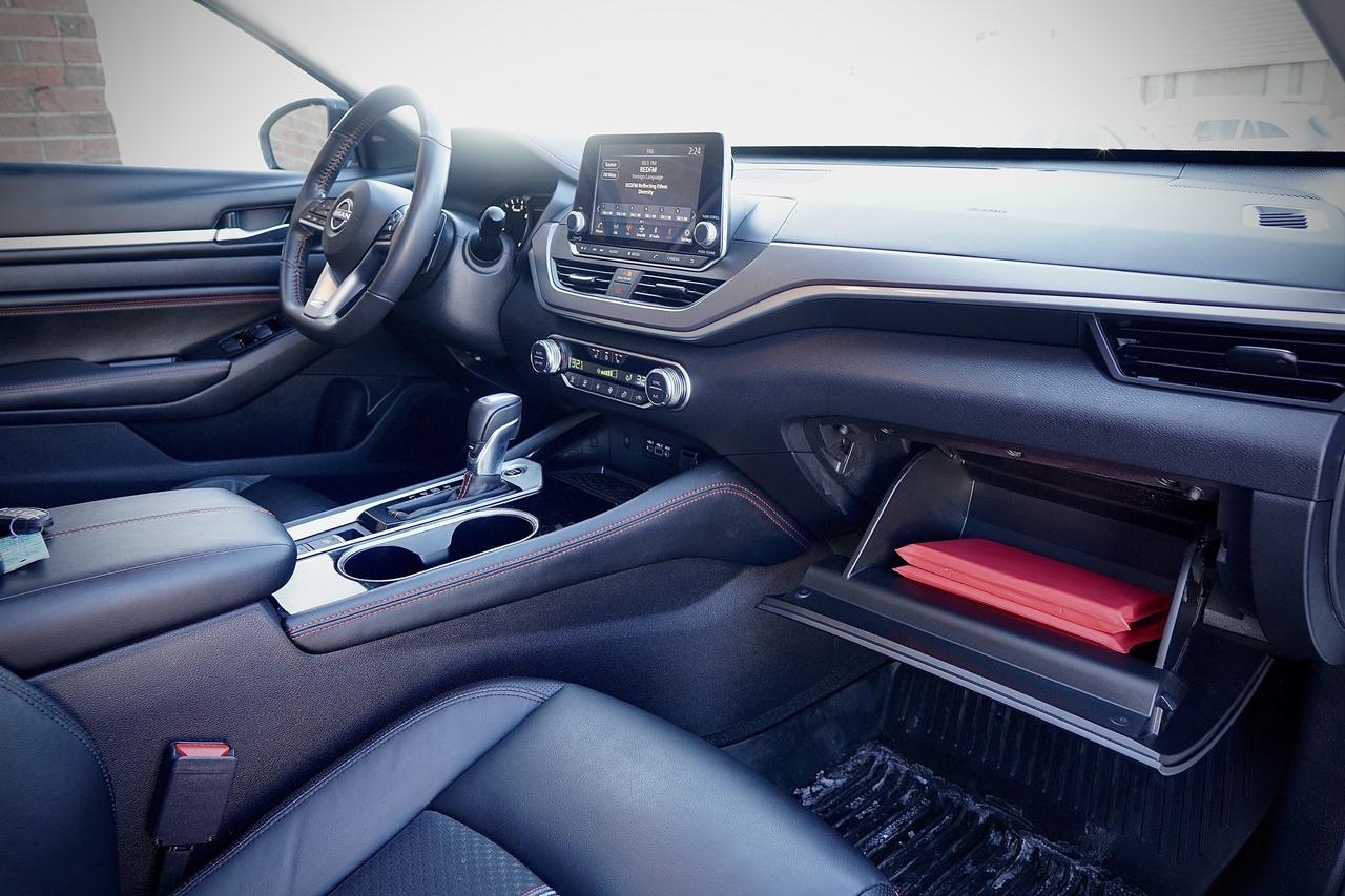 2023 Nissan Altima SR AWD, SUNROOF, LEATHER, HEATED SEATS, CAMERA Photo