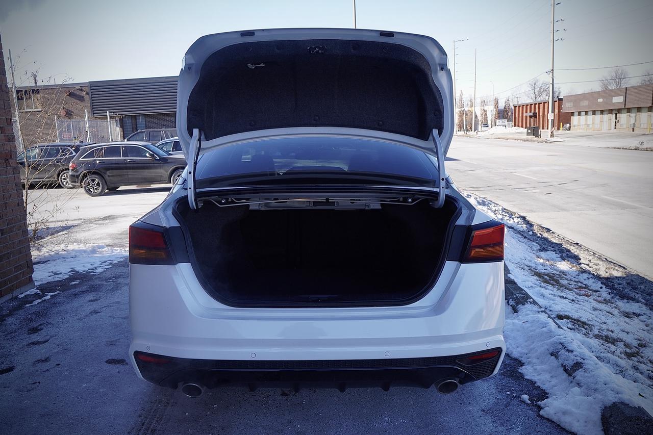 2023 Nissan Altima SR AWD, SUNROOF, LEATHER, HEATED SEATS, CAMERA Photo