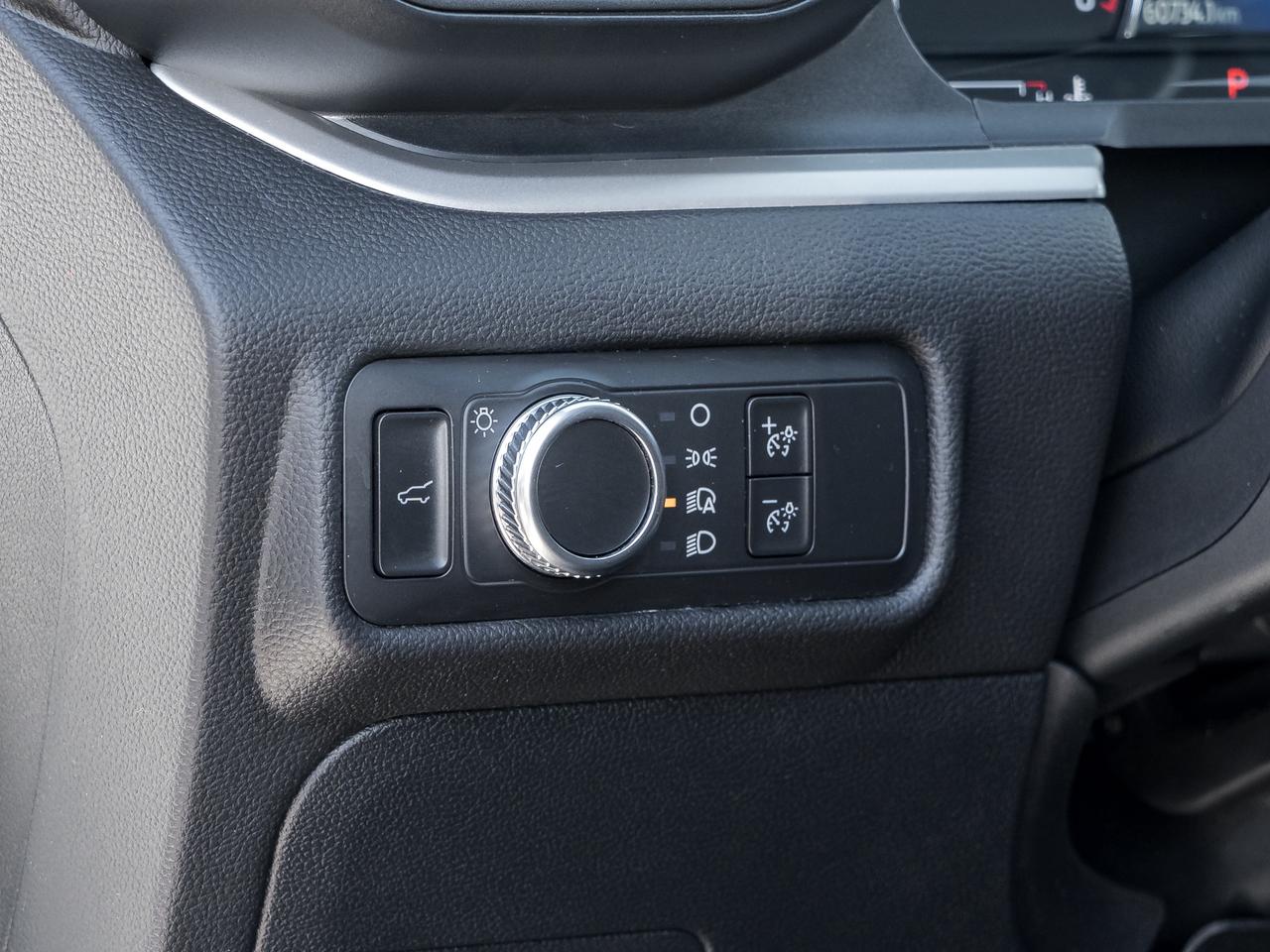 2022 Ford Explorer XLT 4WD   NAVI Photo