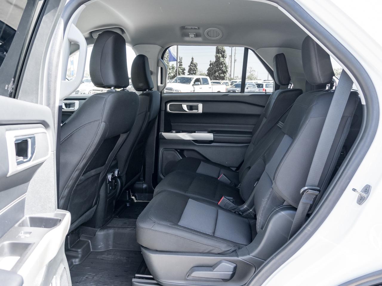 2022 Ford Explorer XLT 4WD   NAVI Photo