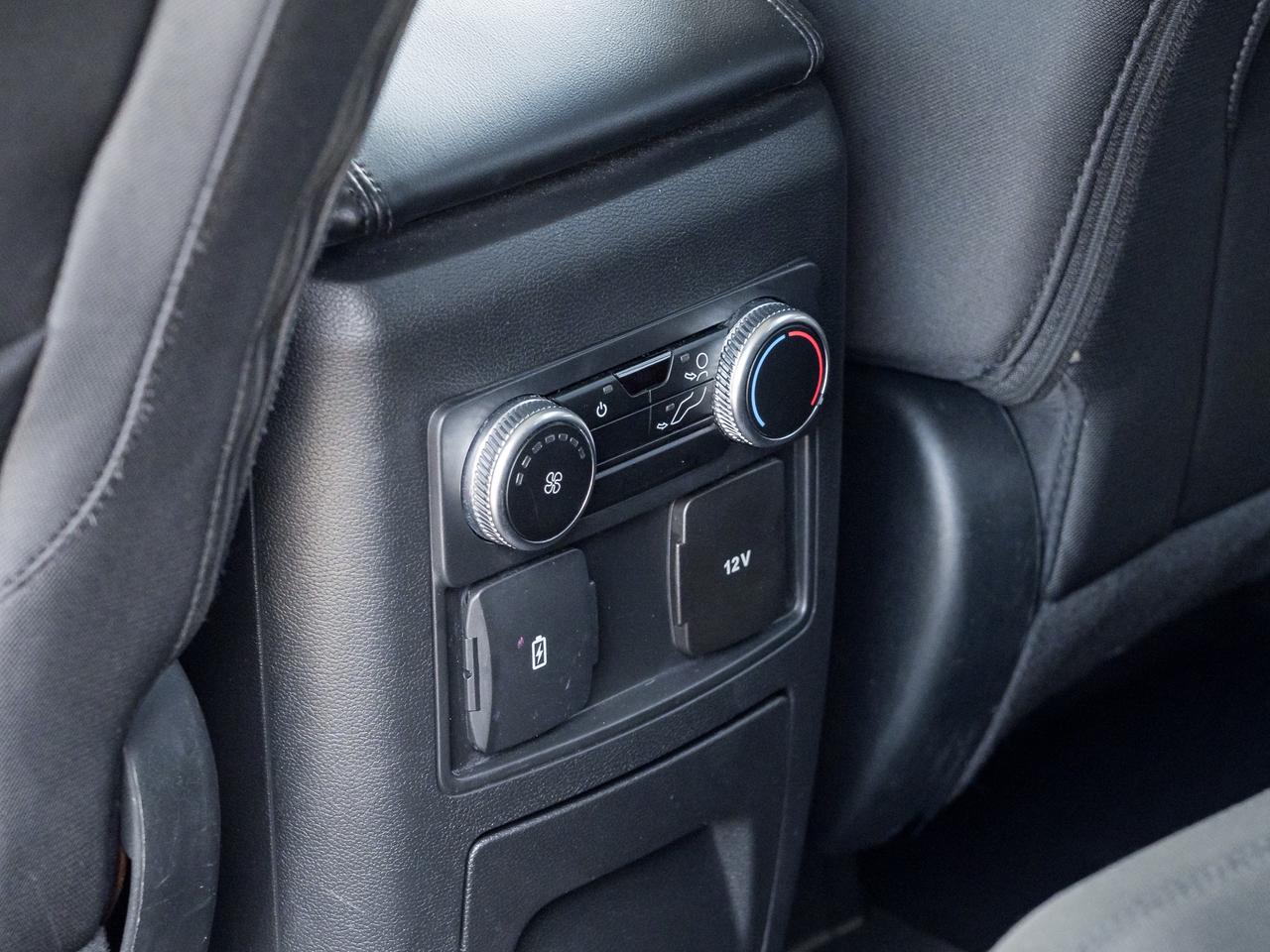 2022 Ford Explorer XLT 4WD   NAVI Photo