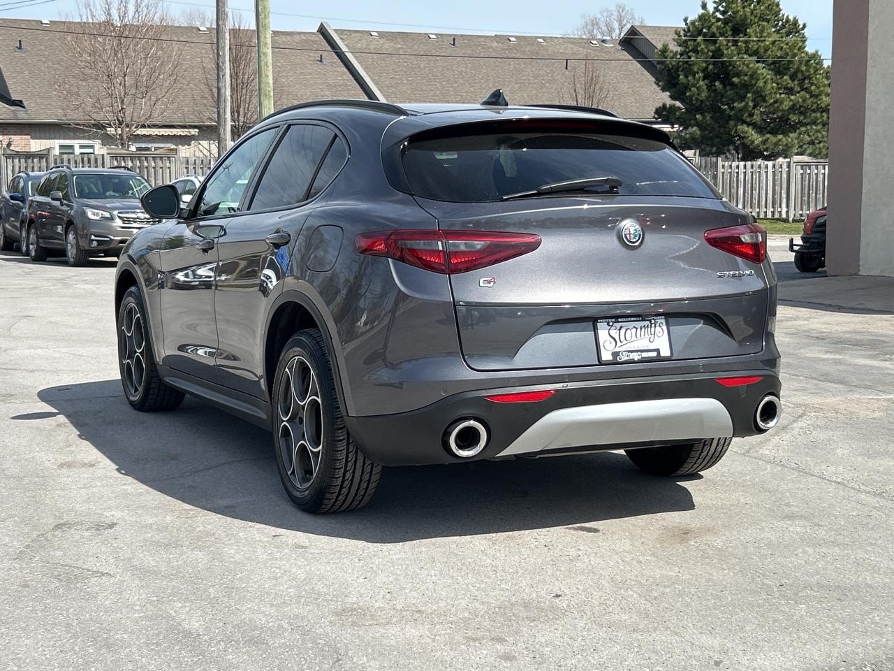 2018 Alfa Romeo Stelvio Sport AWD/LEATHER/NAV/ROOF ***CALL 613-961-8848 Photo