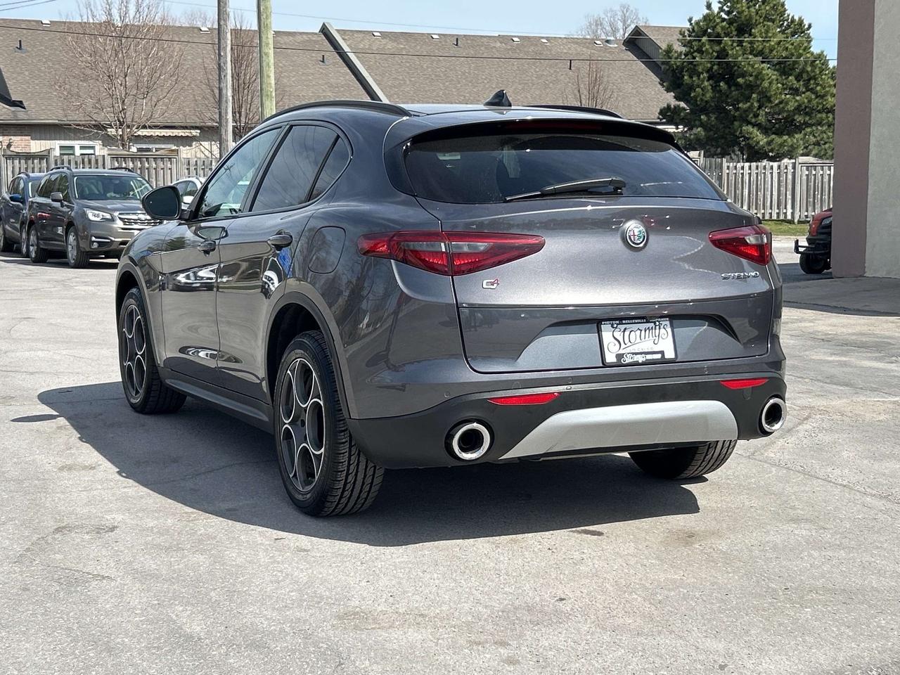 2018 Alfa Romeo Stelvio Sport AWD/LEATHER/NAV/ROOF ***CALL 613-476-2188*** Photo2