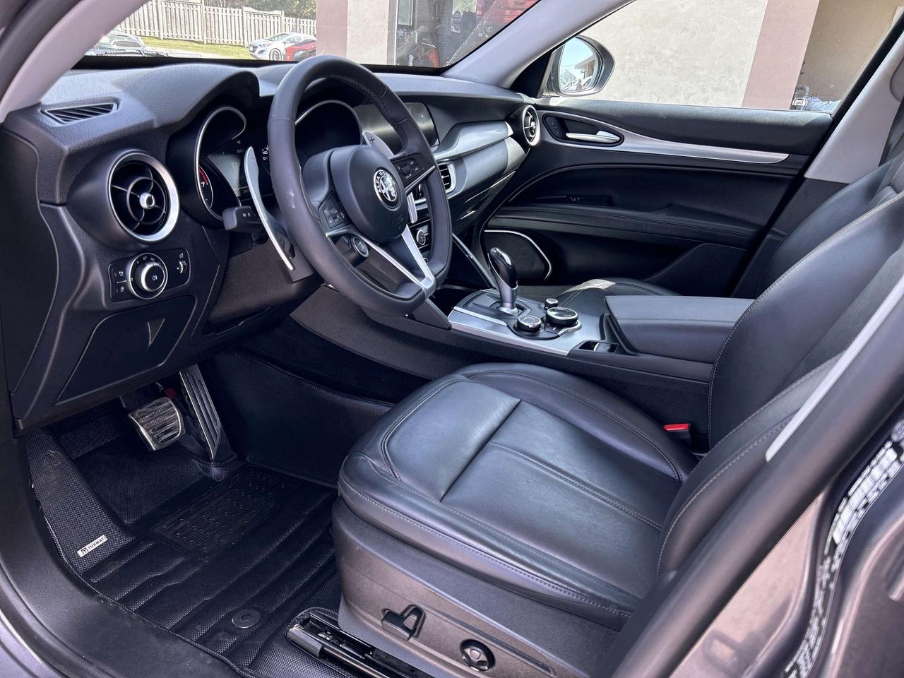 2018 Alfa Romeo Stelvio Sport AWD/LEATHER/NAV/ROOF ***CALL 613-476-2188*** Photo