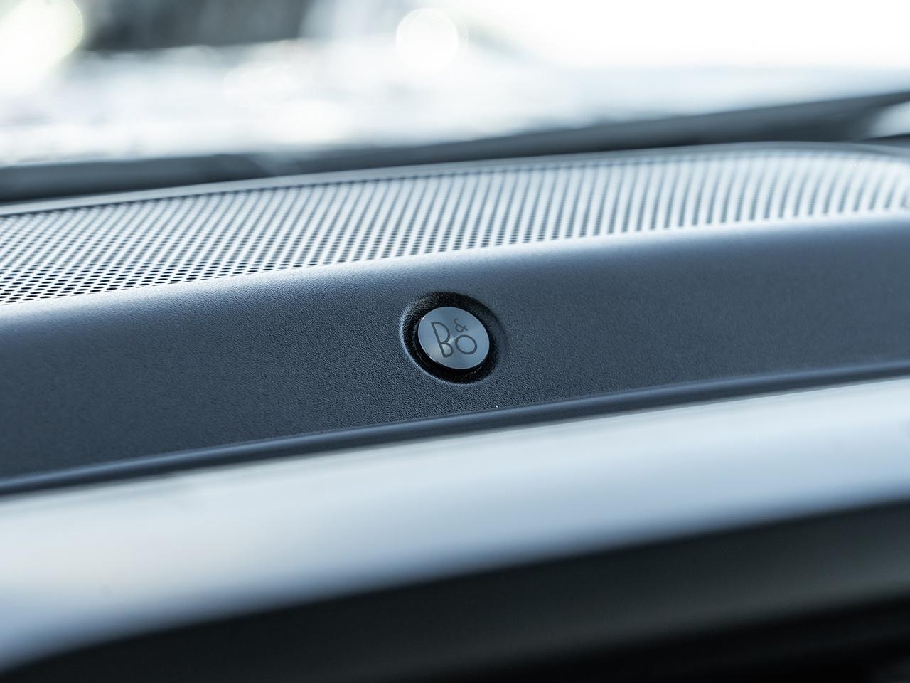 2025 Ford F-150 LARIAT  3.5L PowerBoost Full-Hybrid V6 Photo