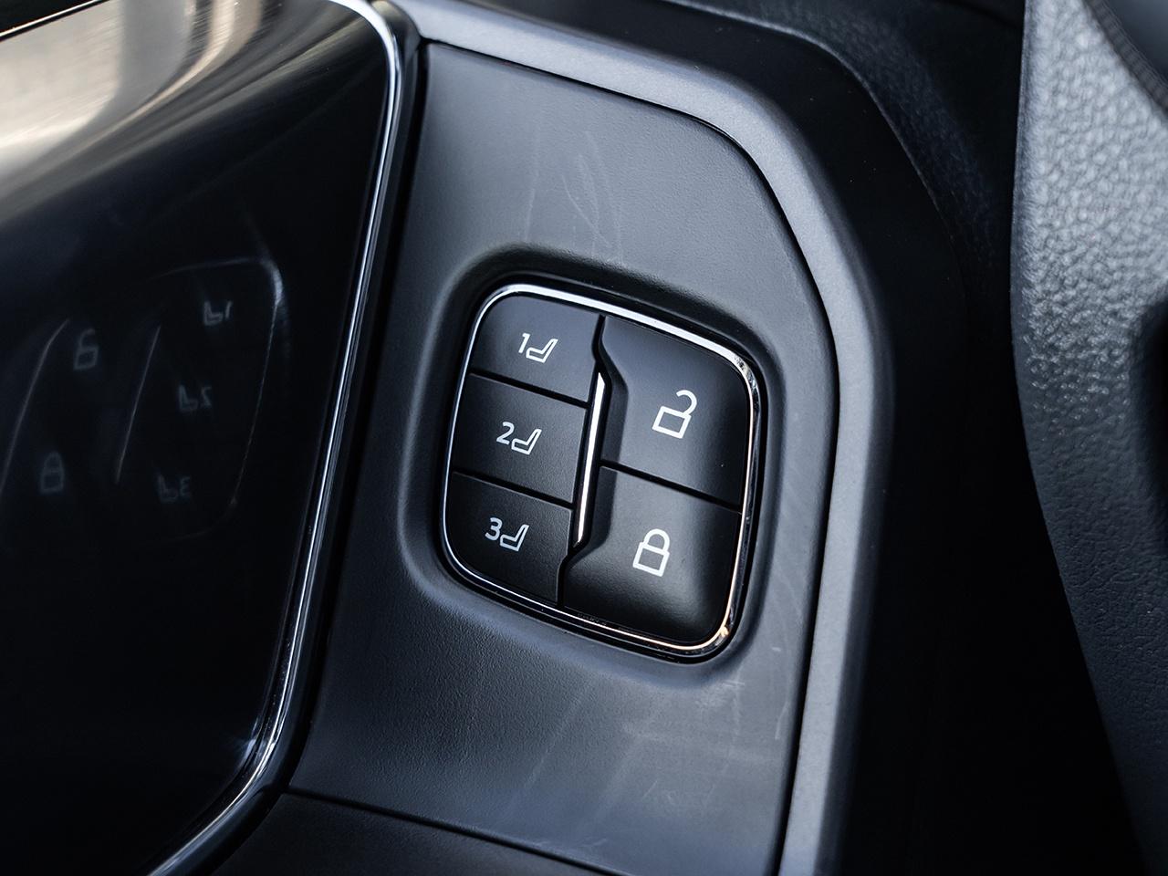 2025 Ford F-150 LARIAT  3.5L PowerBoost Full-Hybrid V6 Photo