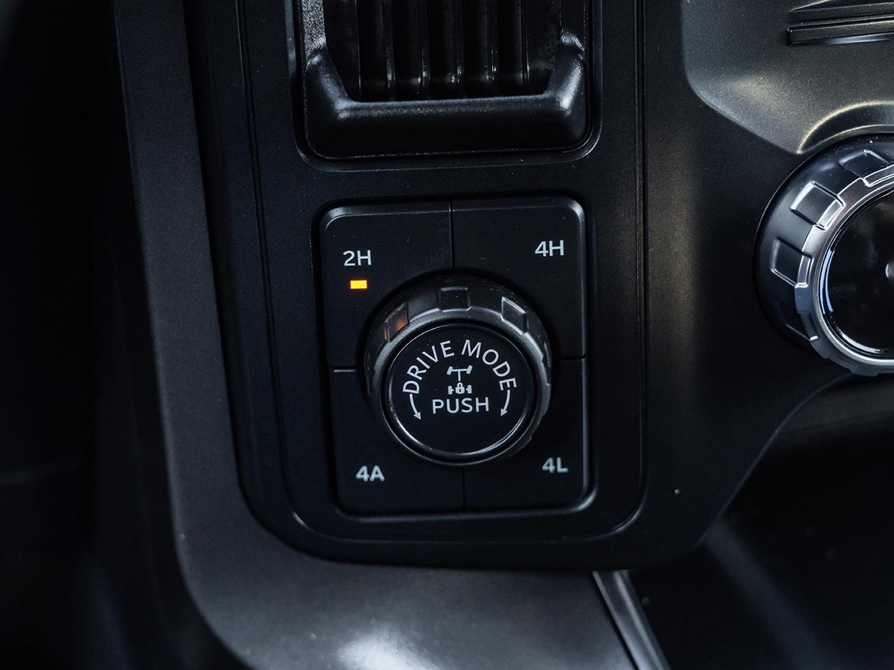 2025 Ford F-150 LARIAT  3.5L PowerBoost Full-Hybrid V6 Photo