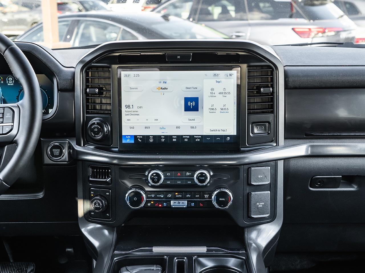 2025 Ford F-150 LARIAT  3.5L PowerBoost Full-Hybrid V6 Photo