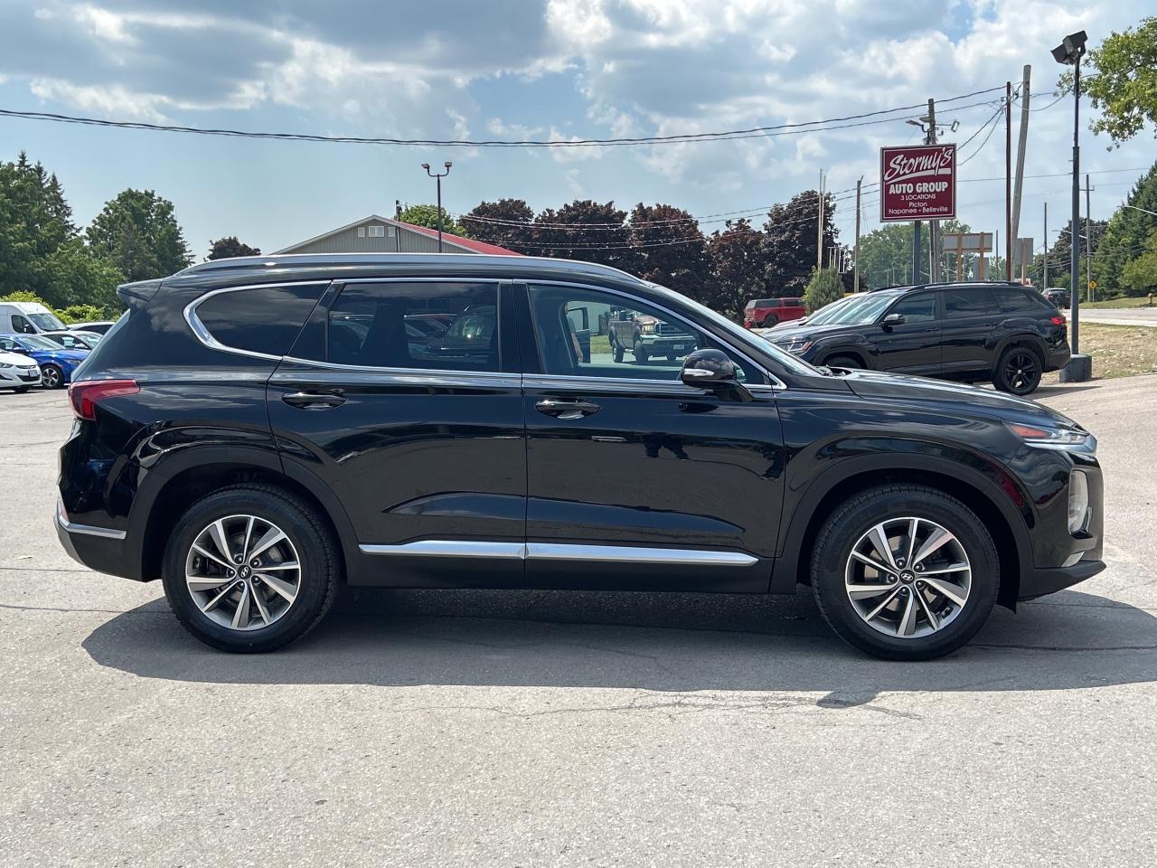 2020 Hyundai Santa Fe Preferred AWD LEATHER CALL NAPANEE 613-354-2100 Photo