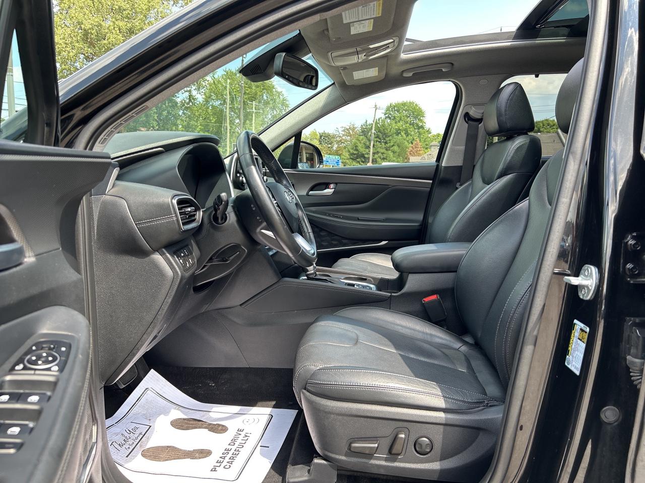 2020 Hyundai Santa Fe Preferred AWD LEATHER CALL NAPANEE 613-354-2100 Photo