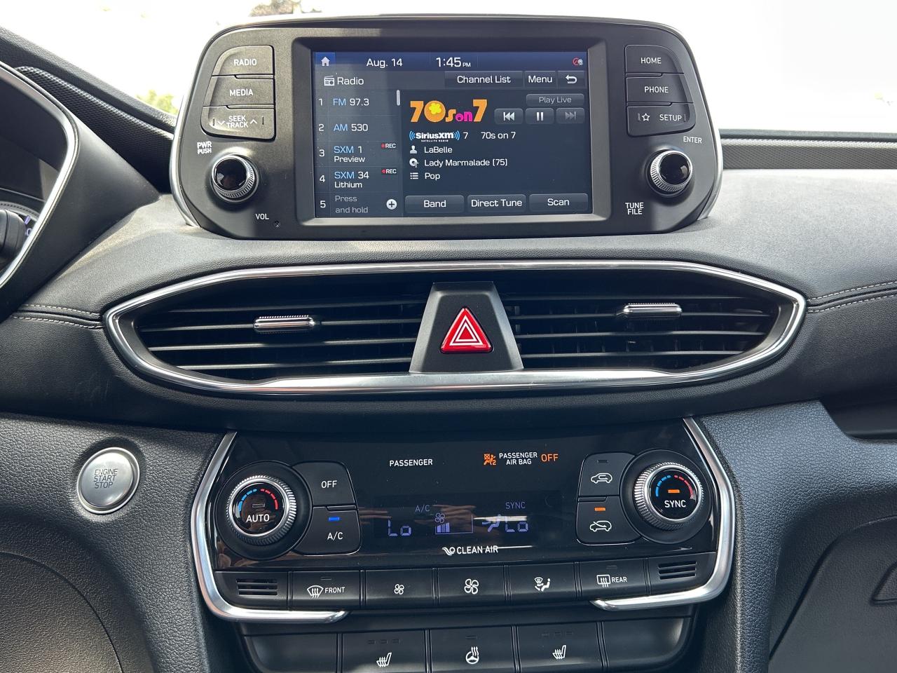 2020 Hyundai Santa Fe Preferred AWD LEATHER CALL NAPANEE 613-354-2100 Photo